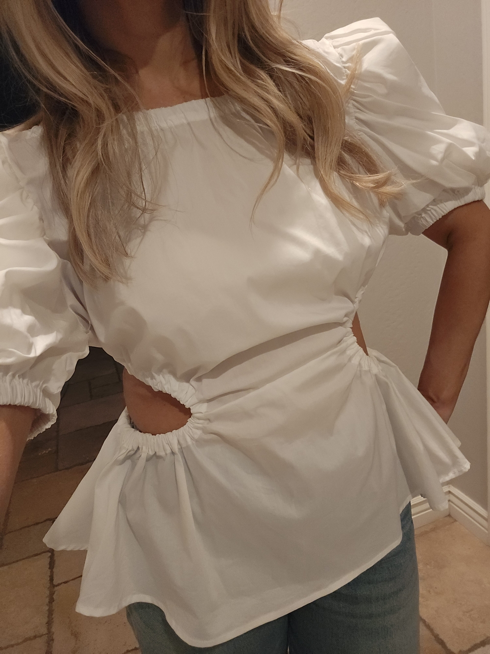 Women’s ASTR White Puff Sleeve Cutout Peplum Top